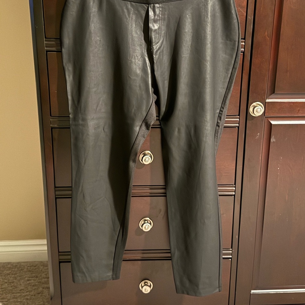 DG2 by Diane Gilman Black Skinny Pants